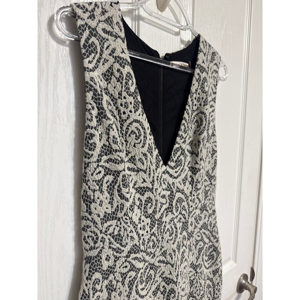 Alice+Olivia Lilia Lace Textured Plunge V Neck Midi Sheath Dress Summer - Picture 4 of 9